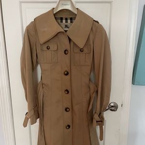 Burberry Trench/Raincoat